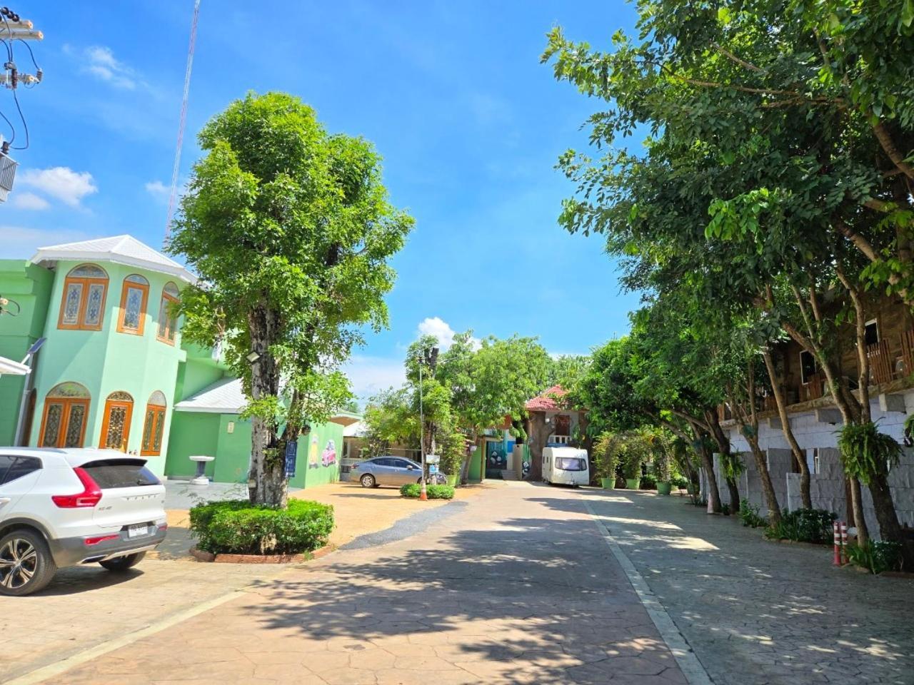 Suwanna Riverside Chainat Екстер'єр фото